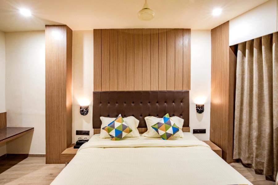 Hotel Nexus Райкот Екстериор снимка