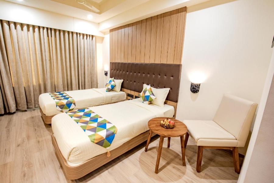 Hotel Nexus Райкот Екстериор снимка