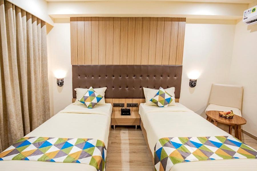 Hotel Nexus Райкот Екстериор снимка