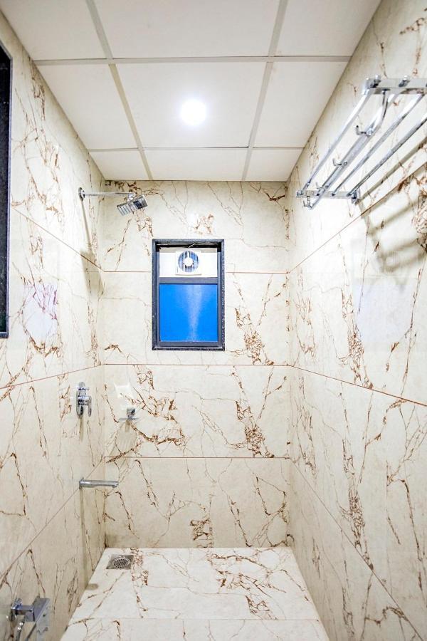 Hotel Nexus Райкот Екстериор снимка