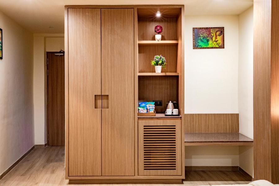 Hotel Nexus Райкот Екстериор снимка