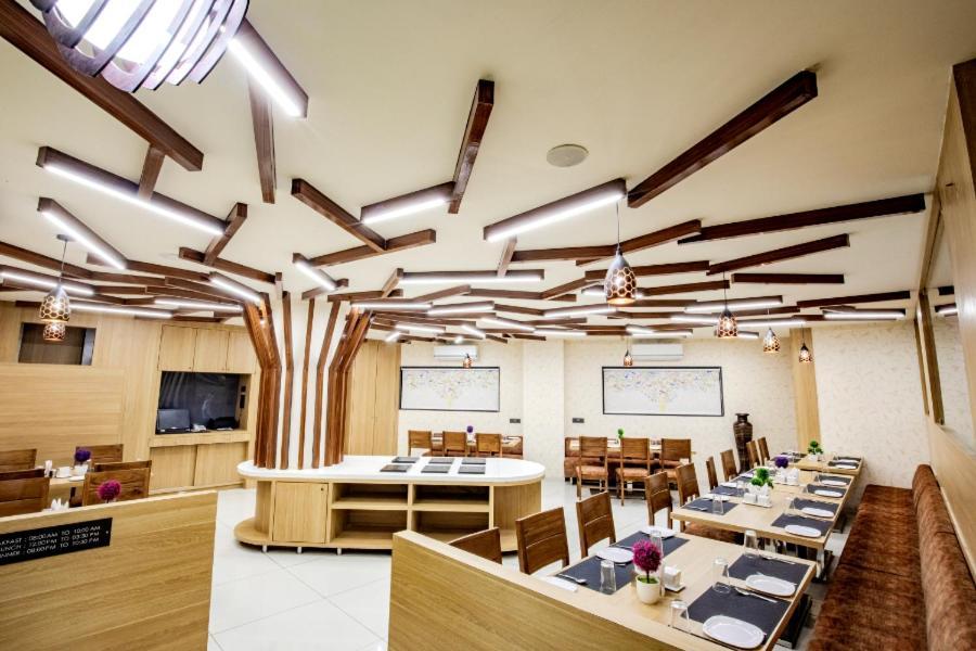 Hotel Nexus Райкот Екстериор снимка