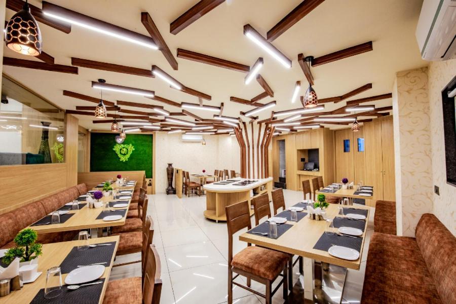 Hotel Nexus Райкот Екстериор снимка